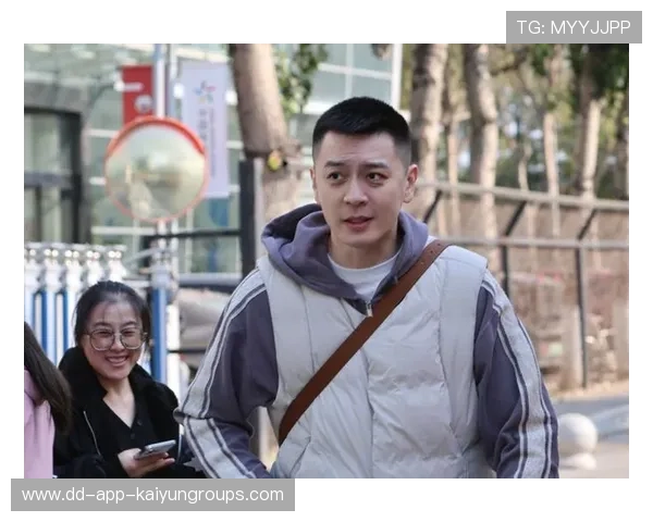 杨鸣热情高涨,辽宁启程鞍山热身赛,李晓旭赵继伟悉数出战,辽宁男篮鞍山集训